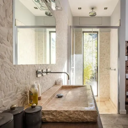 Дом отдыха Luxury Villa Saint-Tropez & Poool
